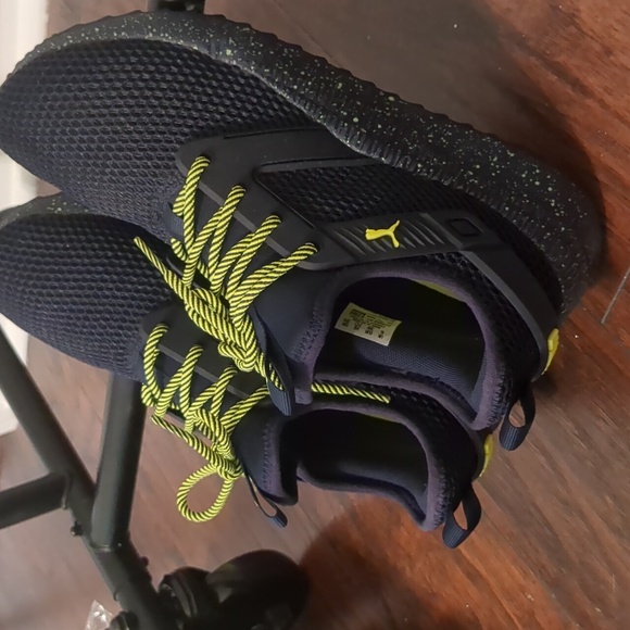 Boy's youth puma shoes 6 - Picture 3 of 11